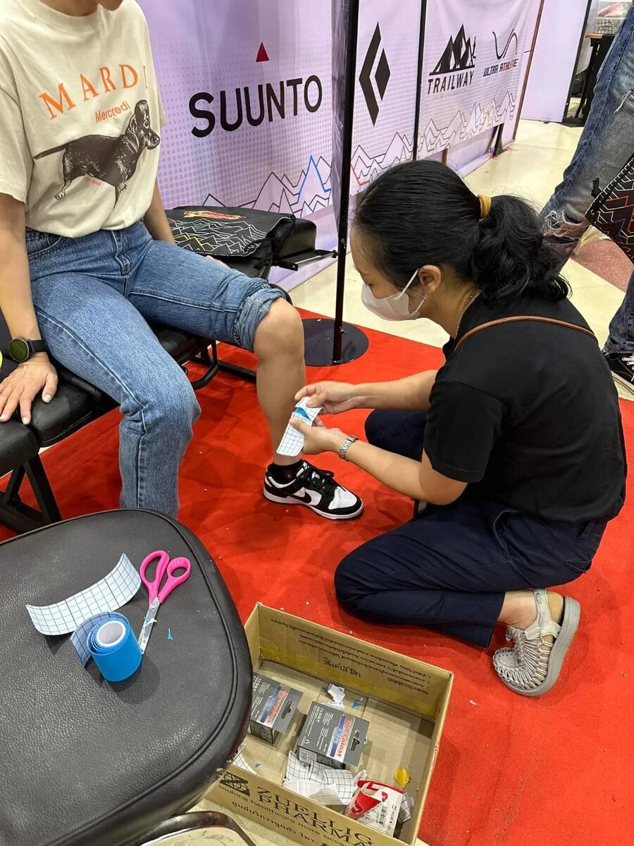 พันเทปข้อเท้า Kinesio Tape